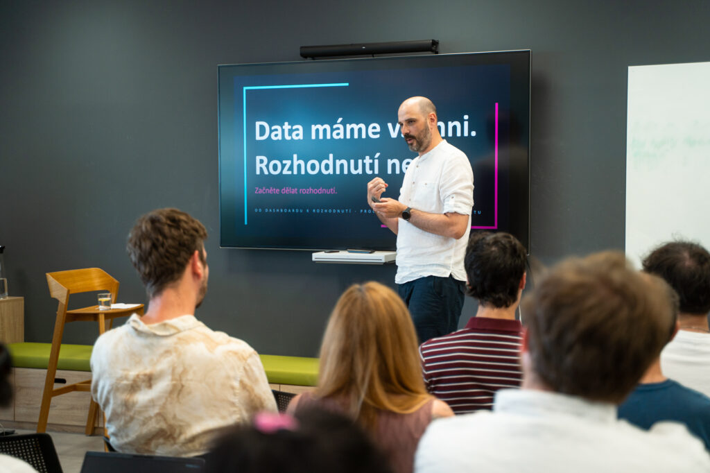 Pavel Fryblík_meetup_Talk & Grow 2026_data_AI_ENGETO